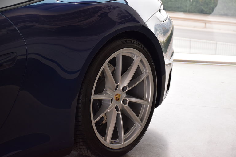 Porsche 992 Carrera 4