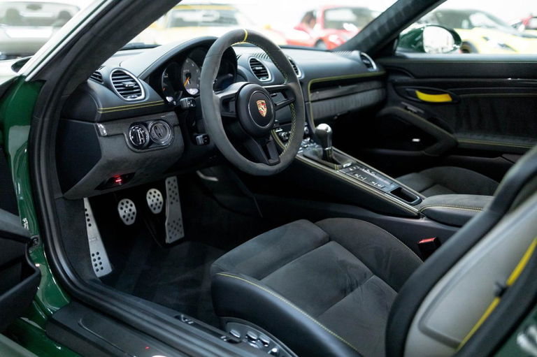 Porsche 718 Cayman GT4