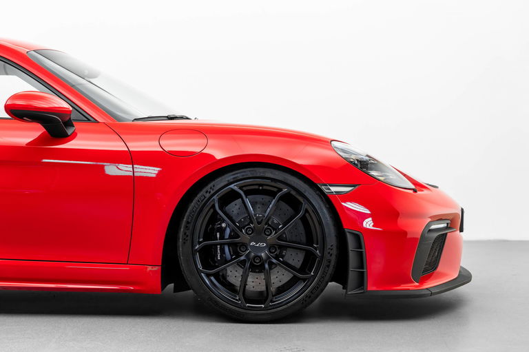 Porsche 718 Cayman GT4