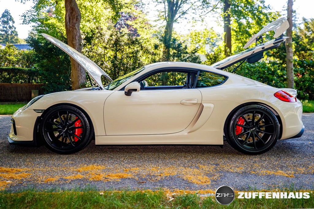 Porsche 981 Cayman GT4