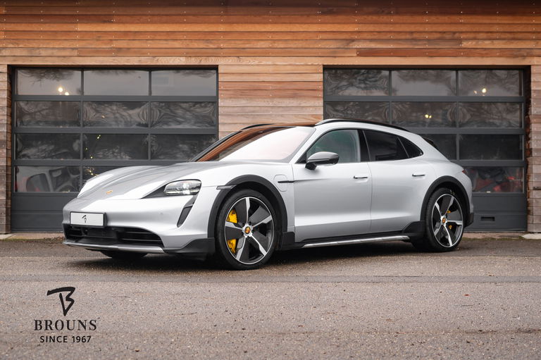 Porsche Taycan 4S Cross Turismo