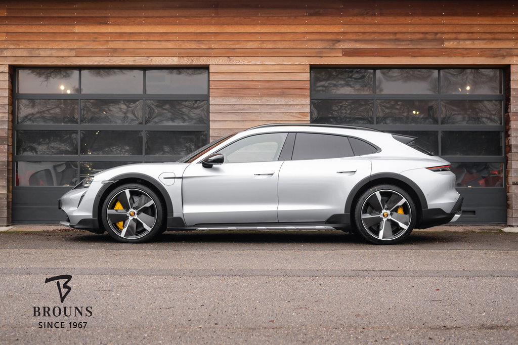 Porsche Taycan 4S Cross Turismo