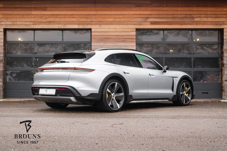Porsche Taycan 4S Cross Turismo