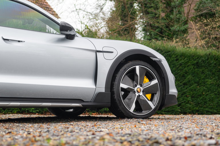 Porsche Taycan 4S Cross Turismo