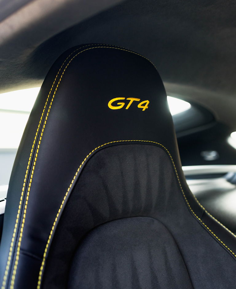 Porsche 718 Cayman GT4