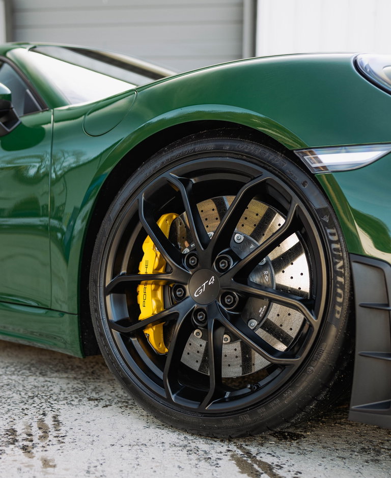 Porsche 718 Cayman GT4