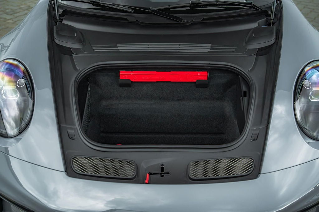 Porsche 992 GT3 Touring