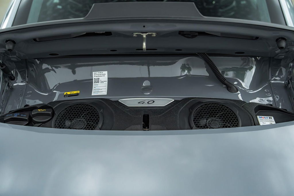 Porsche 992 GT3 Touring