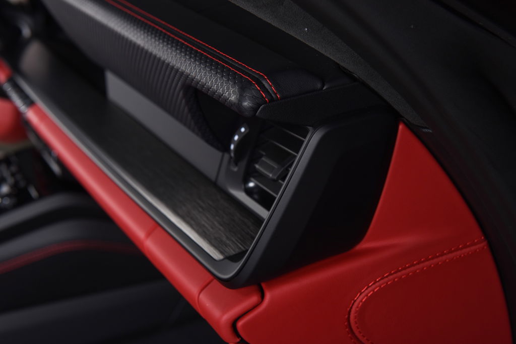 Porsche 992 GT3 Touring