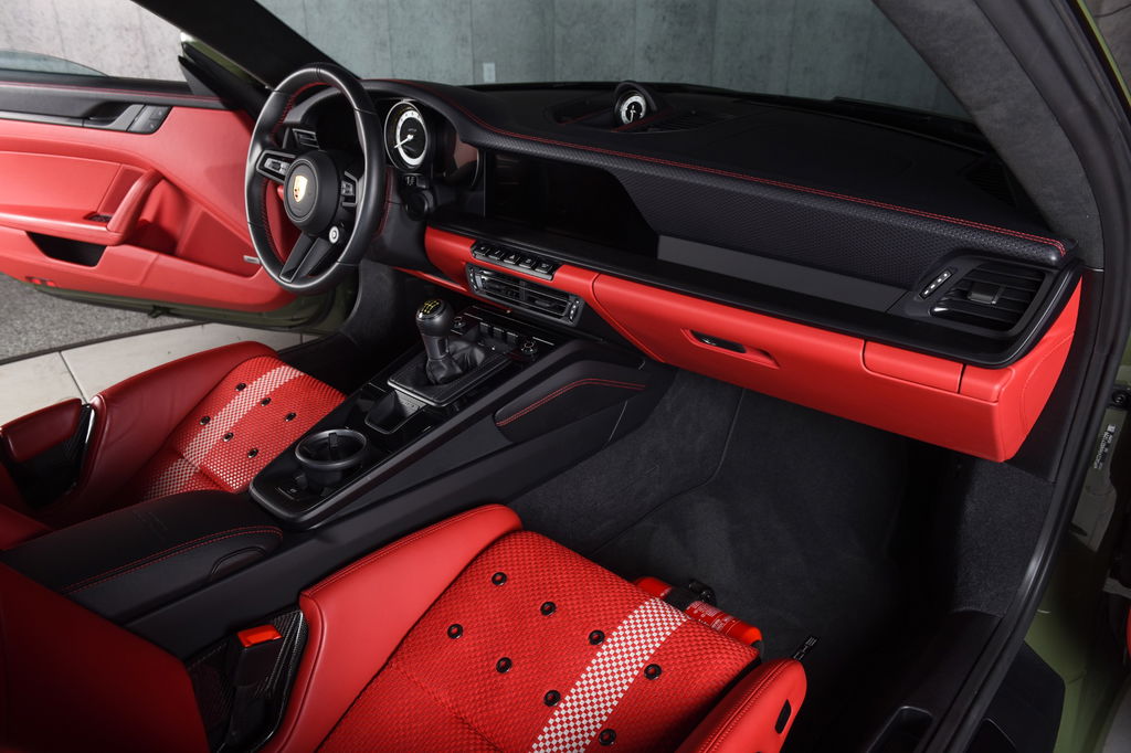 Porsche 992 GT3 Touring