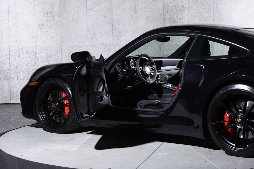 Porsche 992 Carrera GTS