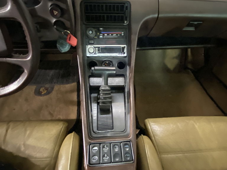 Porsche 928