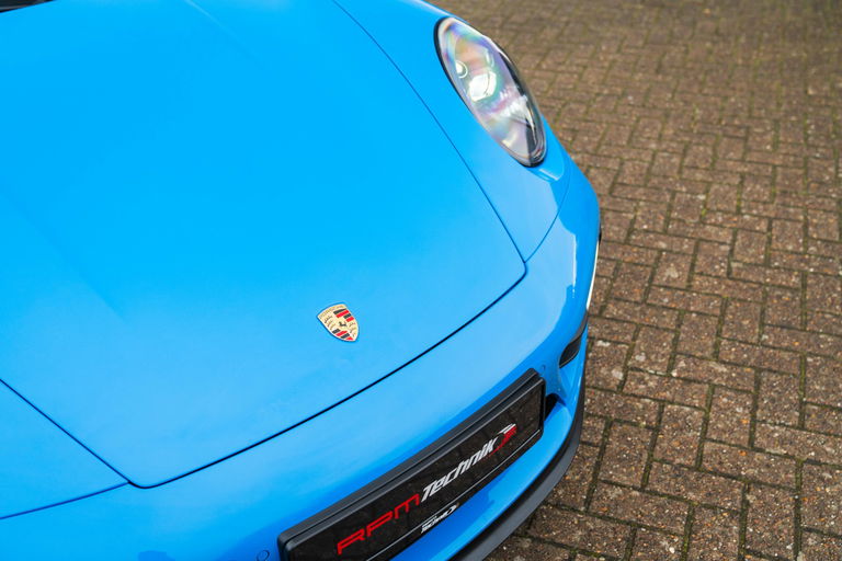 Porsche 992 Carrera 4 GTS