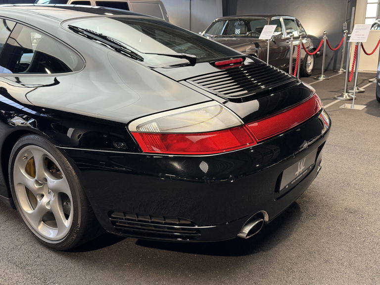 Porsche 996 Carrera 4S