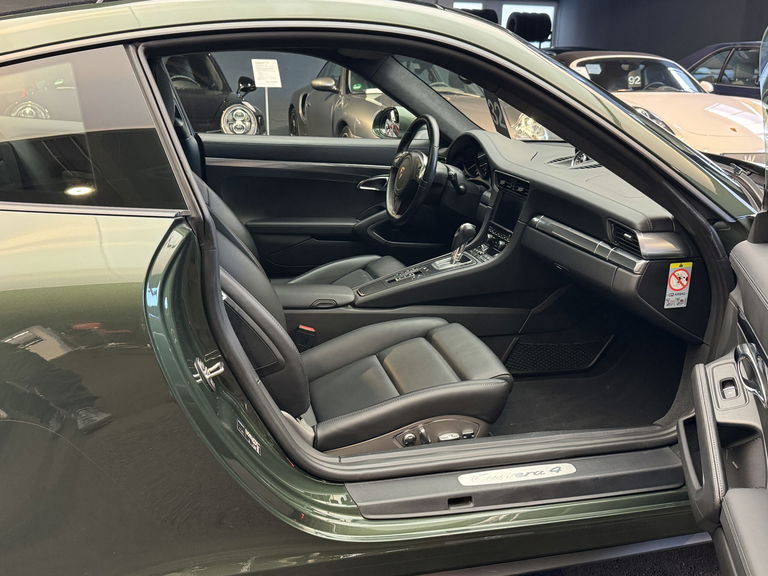 Porsche 991 Carrera 4