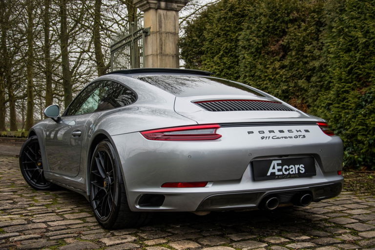 Porsche 991.2 Carrera GTS