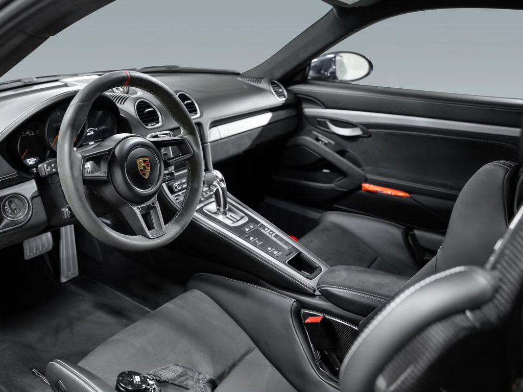 Porsche 718 Cayman GT4