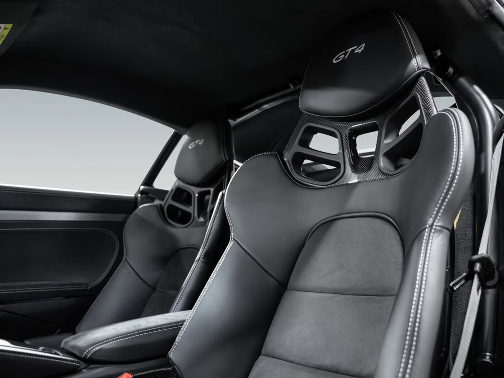 Porsche 718 Cayman GT4