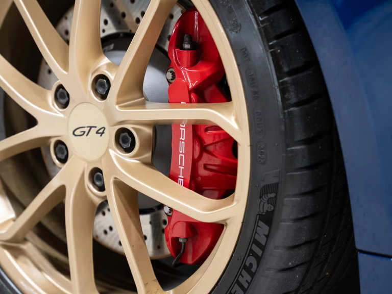 Porsche 718 Cayman GT4