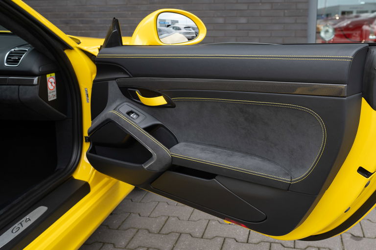 Porsche 981 Cayman GT4