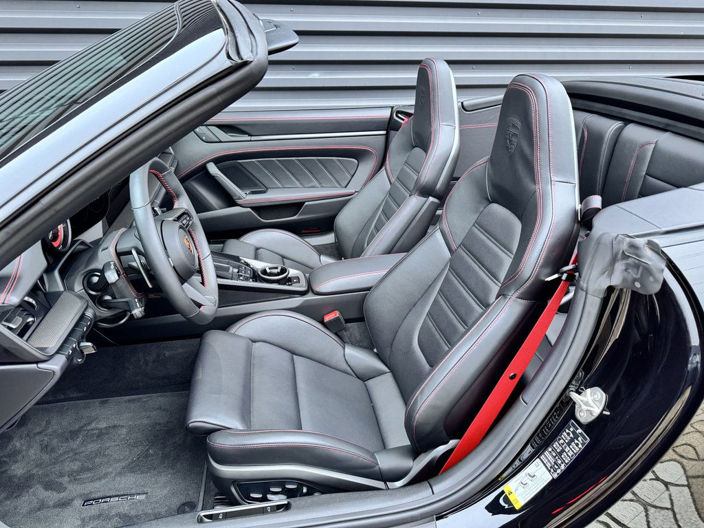 Porsche 992 Carrera GTS