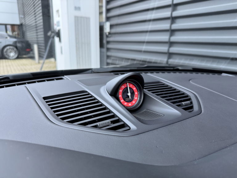 Porsche 992 Carrera GTS