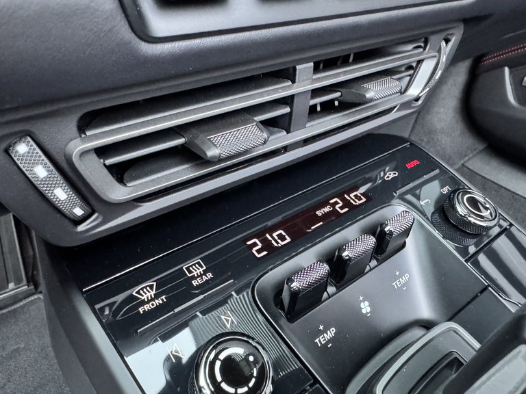 Porsche 992 Carrera GTS