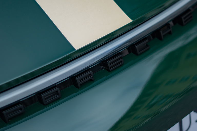 Porsche 992 GT3 Touring