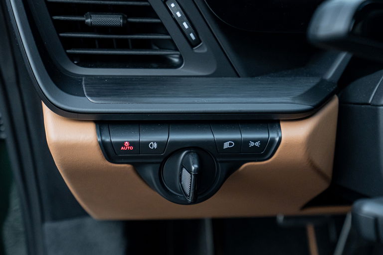 Porsche 992 GT3 Touring