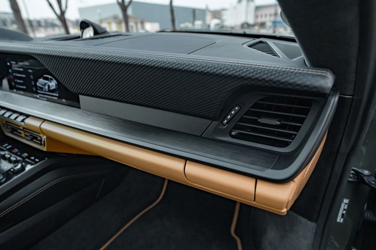 Porsche 992 GT3 Touring