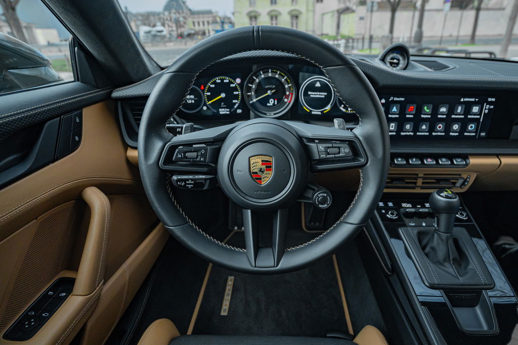 Porsche 992 GT3 Touring