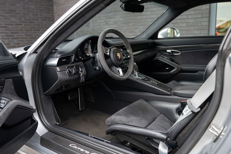 Porsche 991.2 Carrera GTS