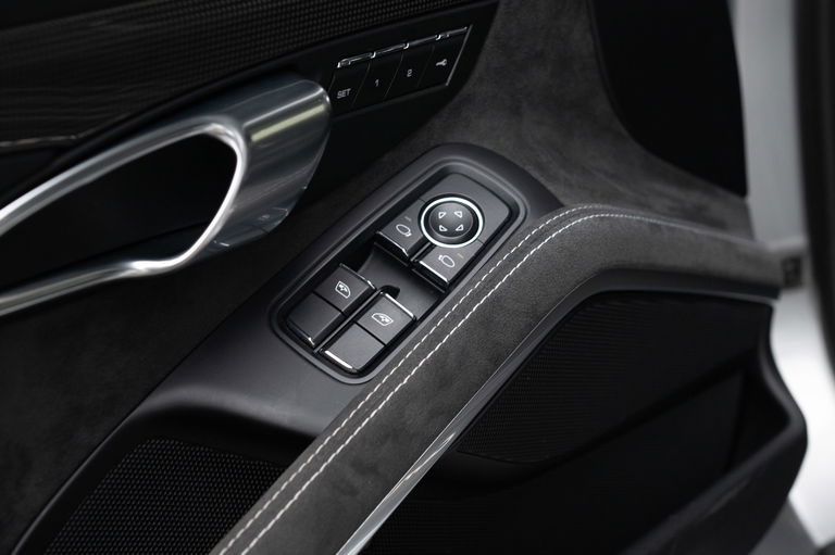 Porsche 991.2 Carrera GTS