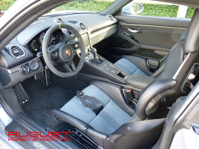 Porsche 718 Cayman GT4 RS