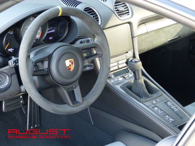 Porsche 718 Cayman GT4 RS