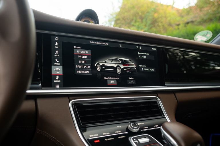Porsche Panamera 4 E-Hybrid