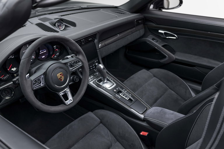 Porsche 991.2 Carrera GTS