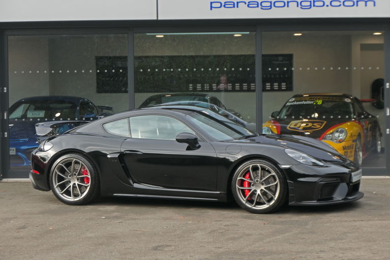 Porsche 718 Cayman GT4