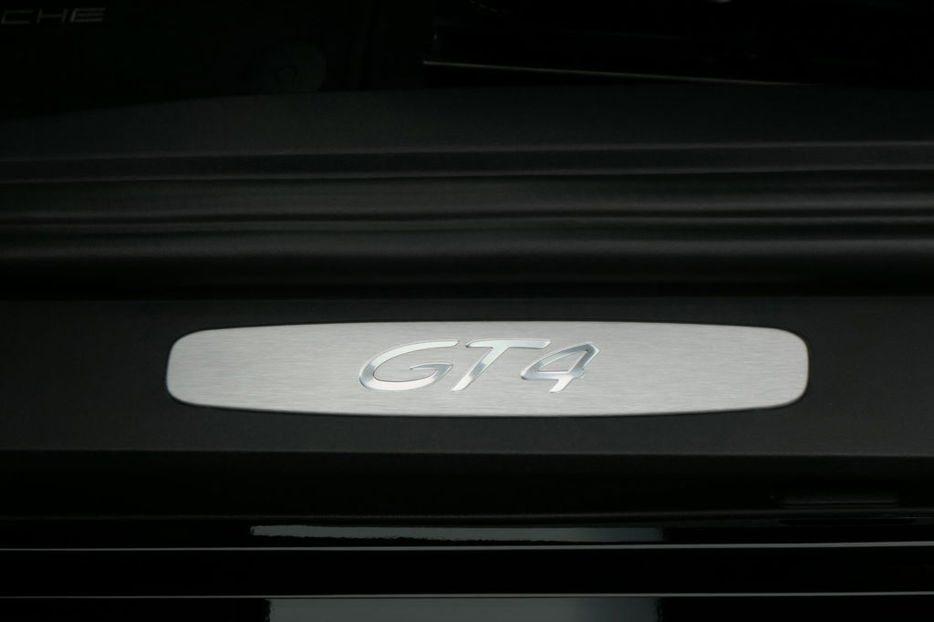 Porsche 718 Cayman GT4