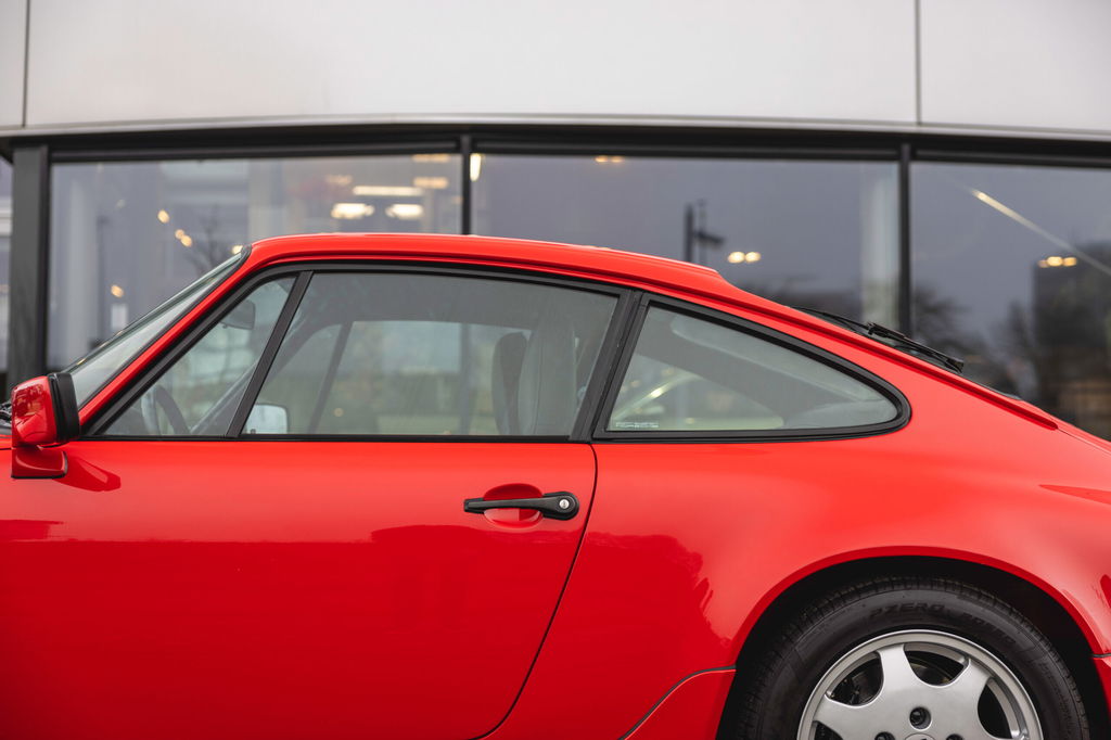 Porsche 964 Carrera 4