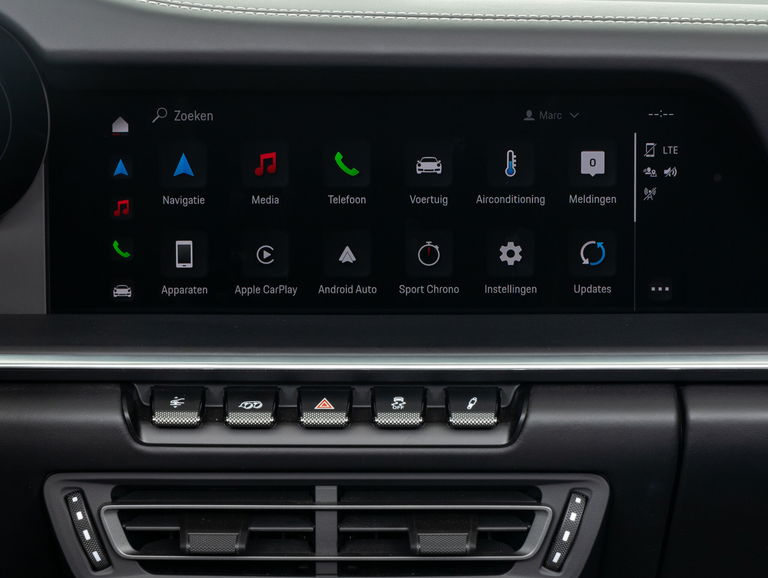 Porsche 992 Carrera 4 GTS