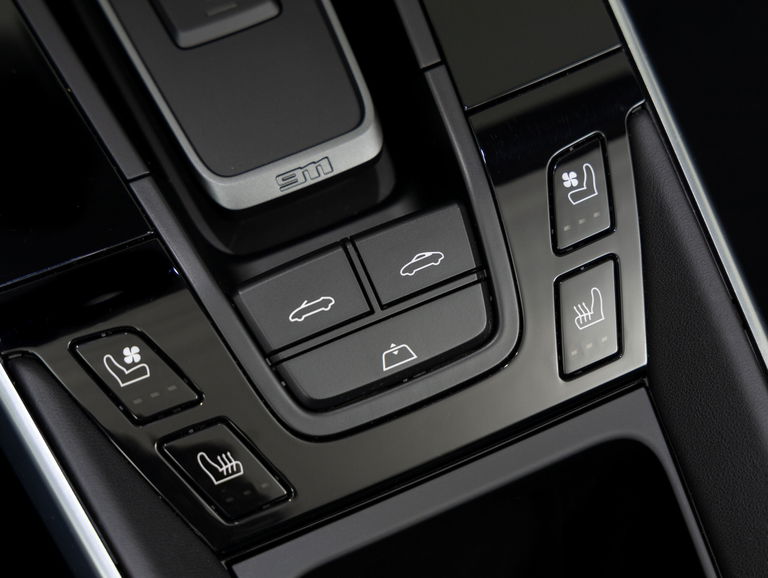 Porsche 992 Carrera 4 GTS