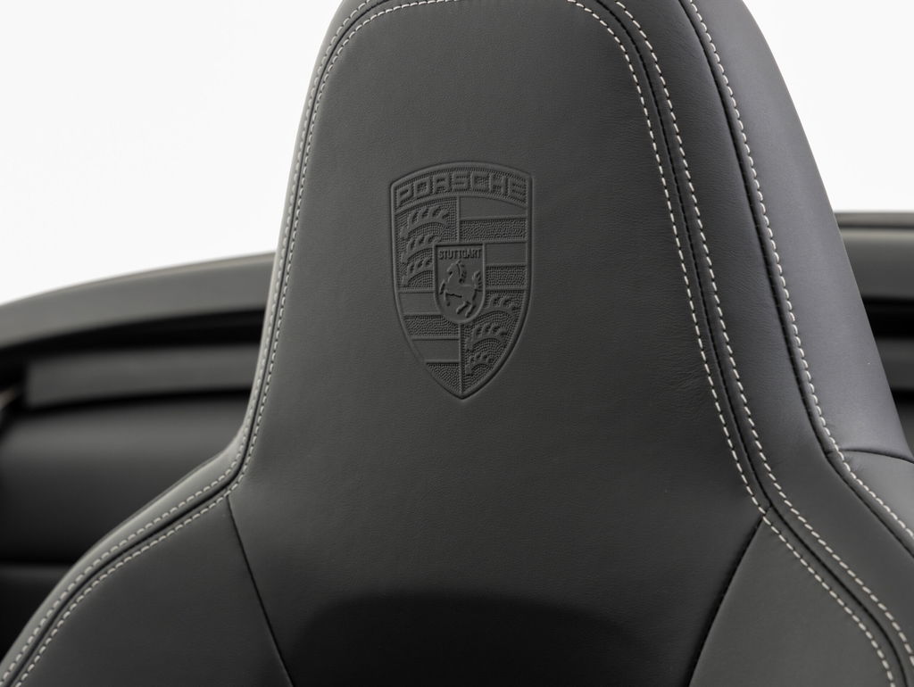 Porsche 992 Carrera 4 GTS