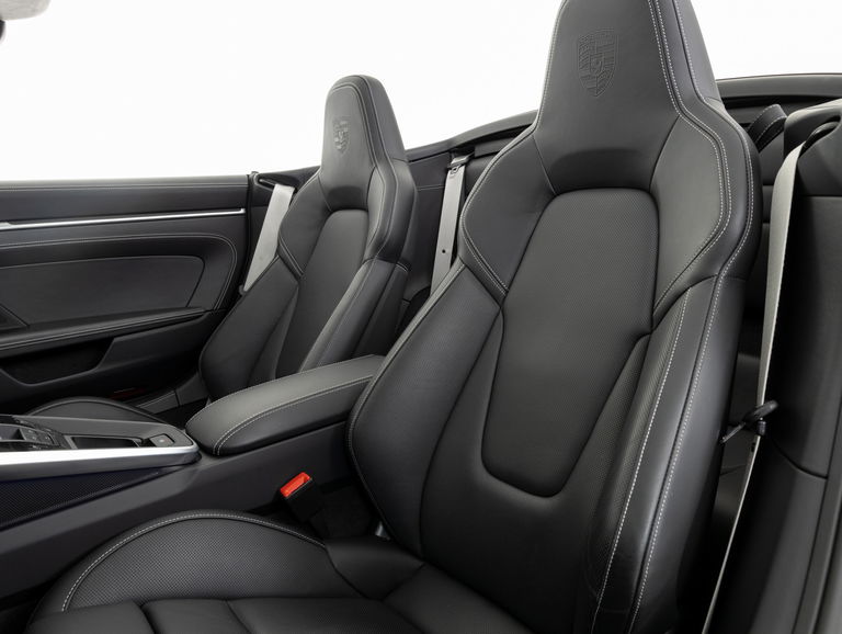 Porsche 992 Carrera 4 GTS