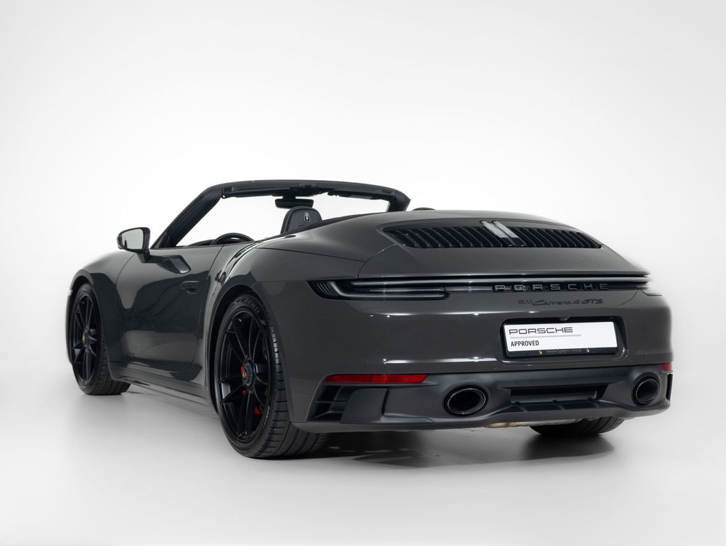 Porsche 992 Carrera 4 GTS