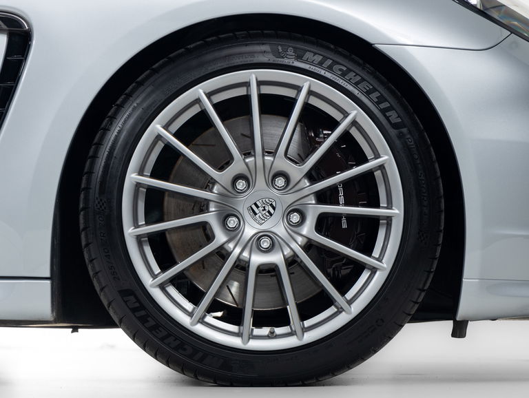 Porsche Panamera GTS