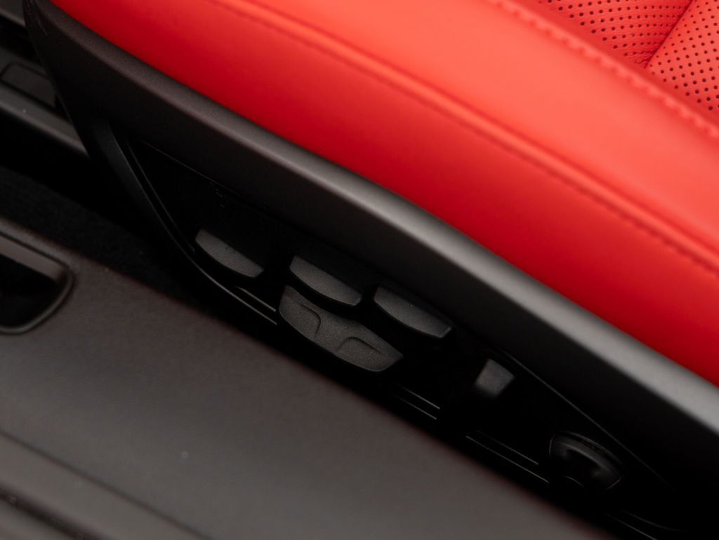 Porsche 992 Carrera 4 GTS