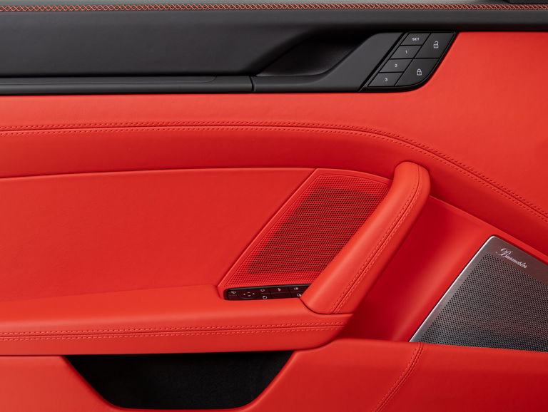 Porsche 992 Carrera 4 GTS