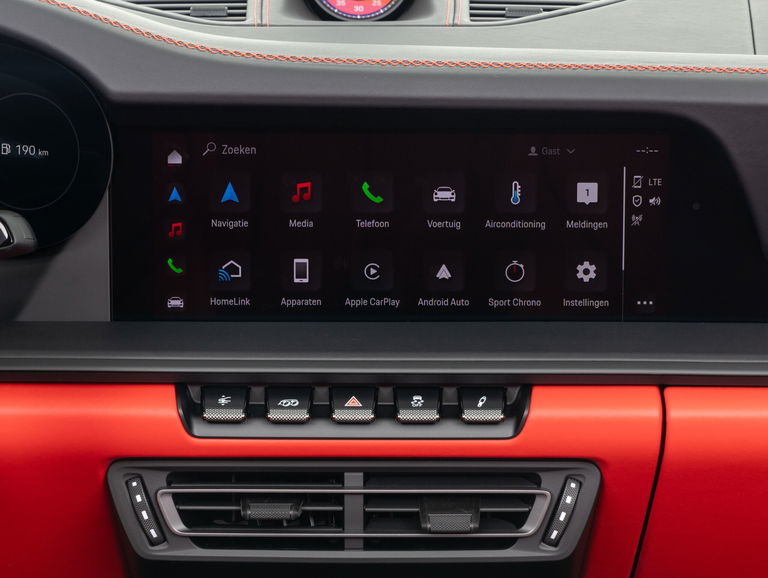 Porsche 992 Carrera 4 GTS