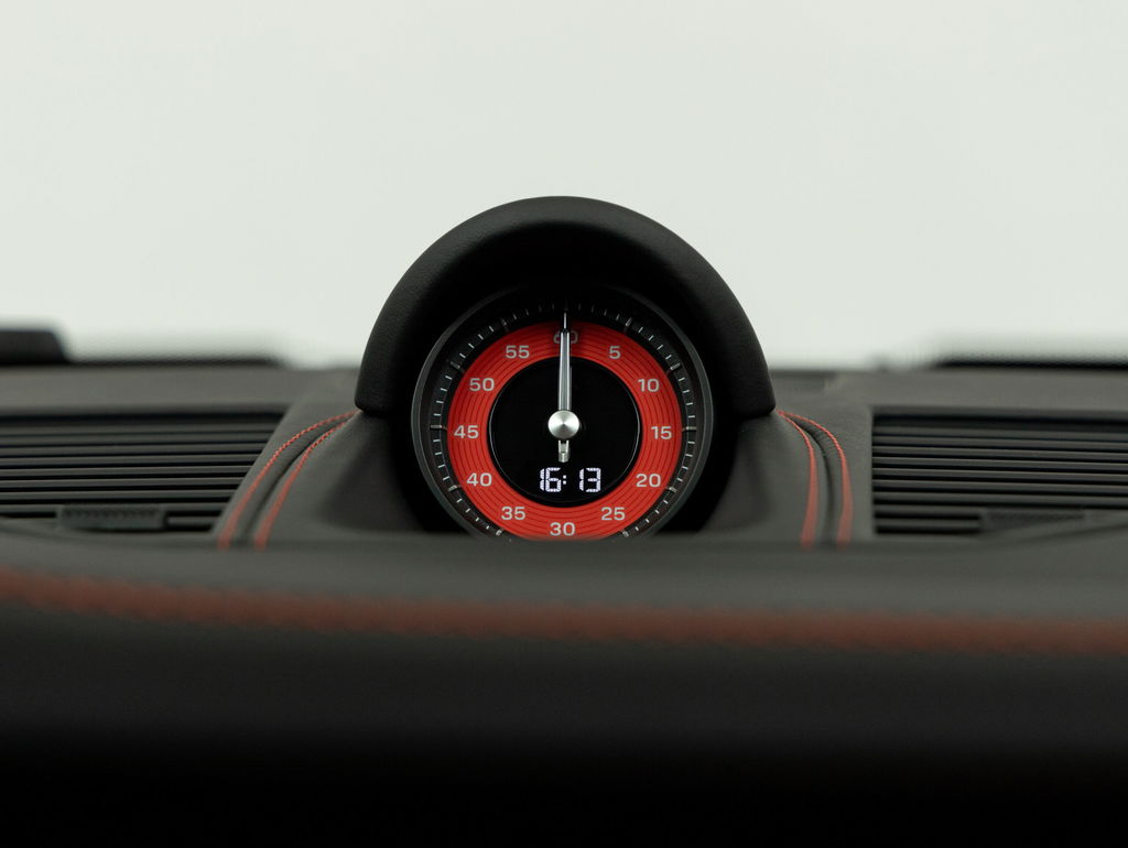 Porsche 992 Carrera 4 GTS